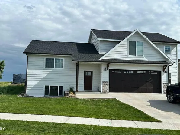 2017 Granite Rd, Watford City, ND 58854