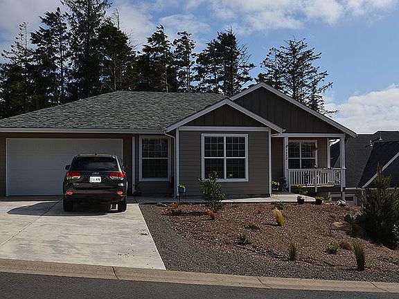 2nd image of 1452 SE 43rd St