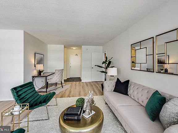 5th image of 4515 Willard Ave APT S1914