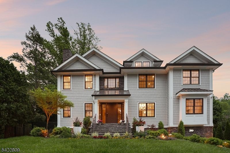 House on the Hill ハート 長袖 ロンＴ 80 2024AW Short Hills brick estate was North Jersey's priciest home sale in