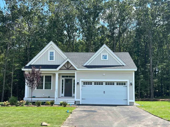 56 Summerwind Place #11, Greenland, NH 03840