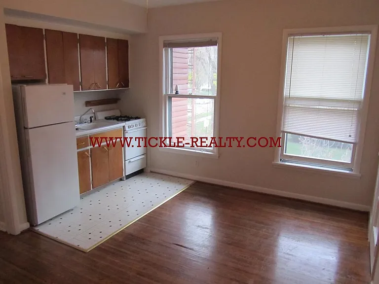 139 Park Ave — Photo 3