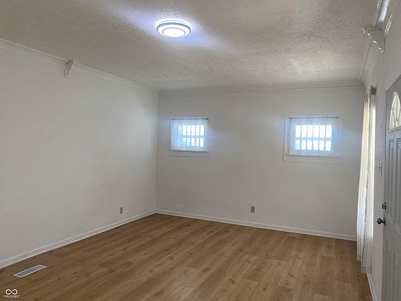 4th image of 1310 N Lasalle St
