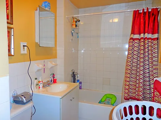 Rented by Owen Olivier, LREB | media 16