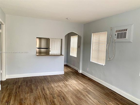 3rd image of 2316 Madison St APT 11