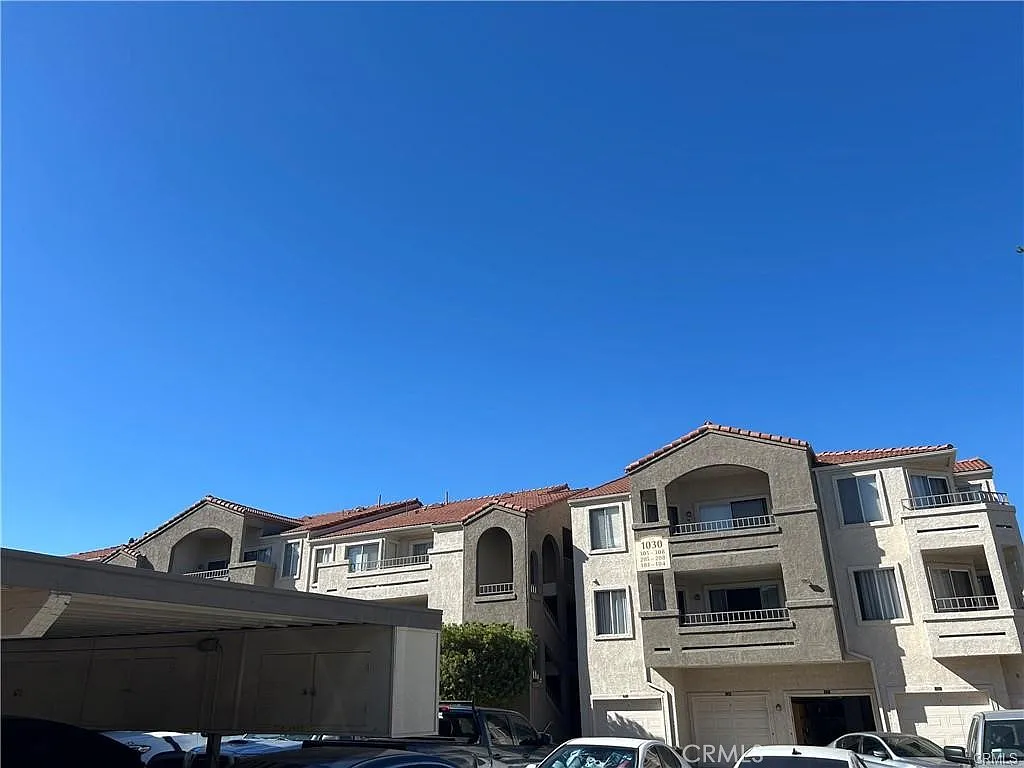 1 bed, 724 sqft, $2,100 — Photo 2
