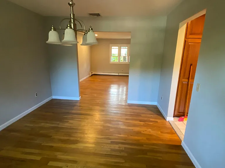 25 Cottage Pl — Photo 16