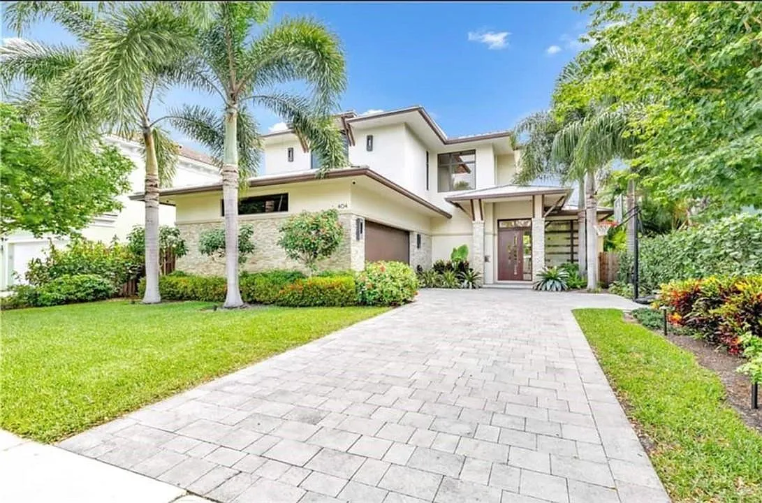 4 bed, 3.5 bath, 3559 sqft, $34,995 — Photo 2