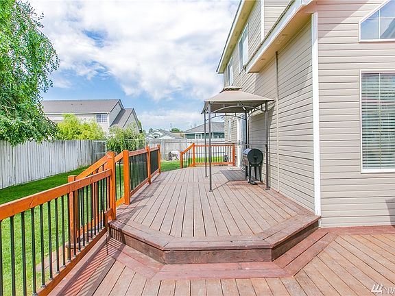 3rd image of 223 E Pinyon Ct