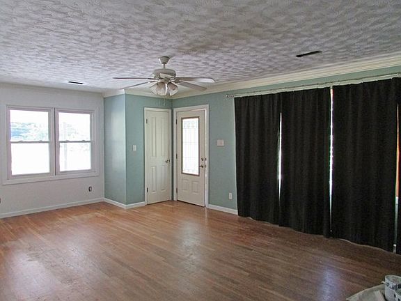 3rd image of 1410 Scott Ave NW