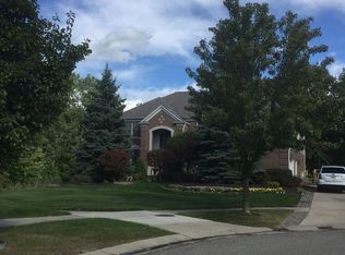 6986 Lexington Dr, West Bloomfield, MI 48322