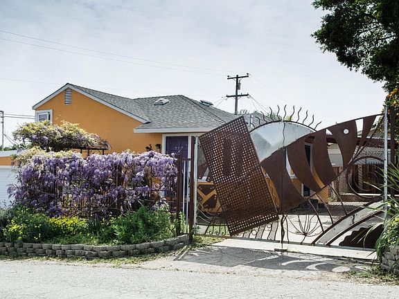 3rd image of 317 Carey Ave