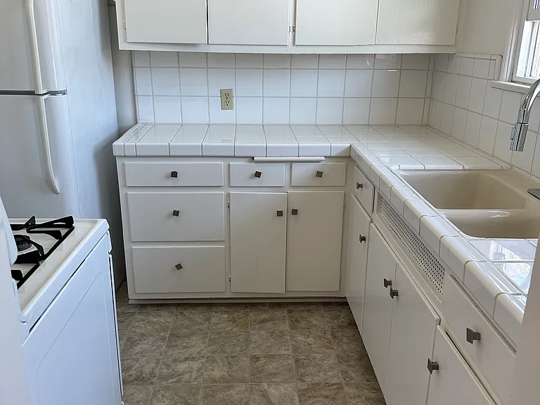 1225 Harvard St #8 — Photo 10
