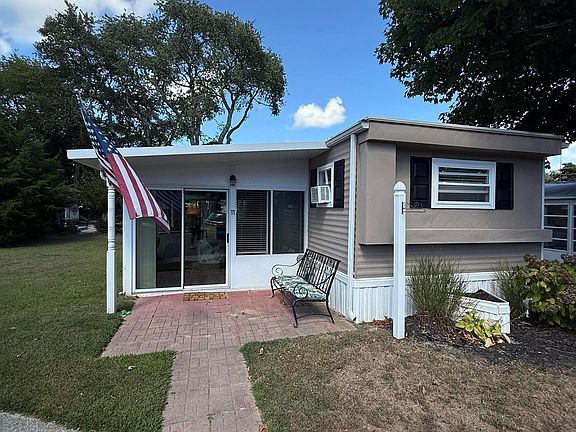 3rd image of 11 Westwood Dr W Lot 11
