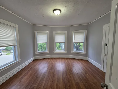 186 Bell St #3 Photo 1
