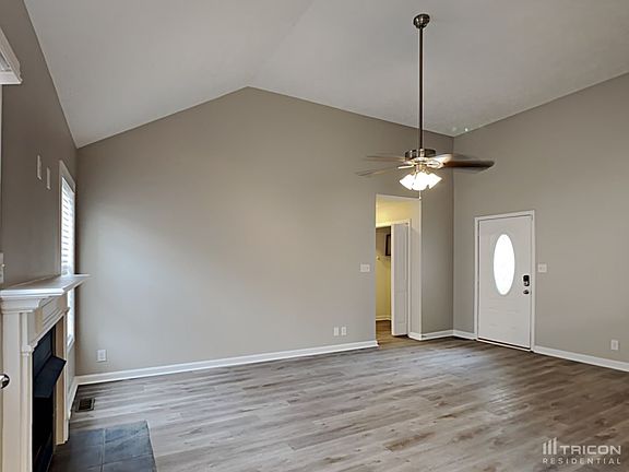 3rd image of 1325 Mutual Dr