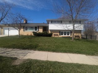 616 79th St, Kenosha, WI 53143