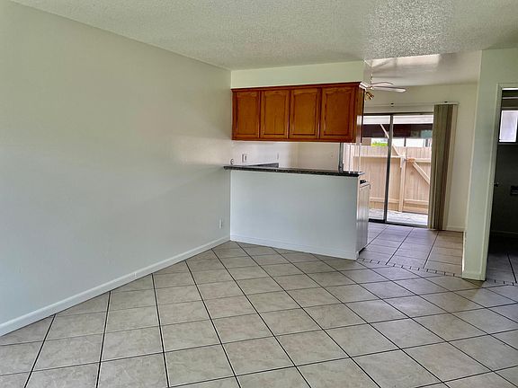 5th image of 2254 W Lincoln Ave #1