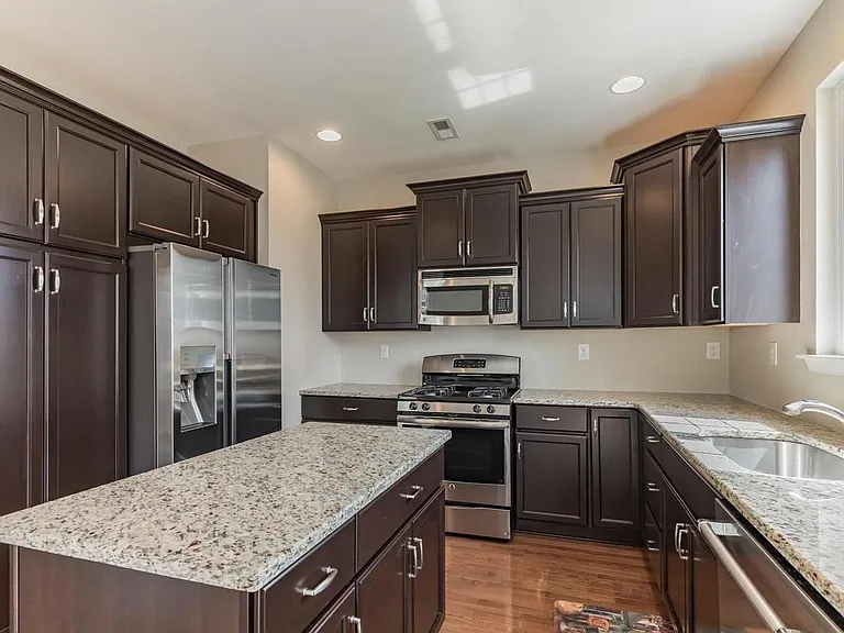 436 Williamson Ct — Photo 7