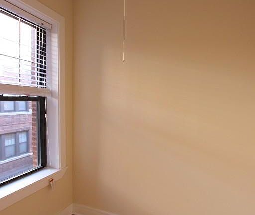 5th image of 4413 N Wolcott Ave