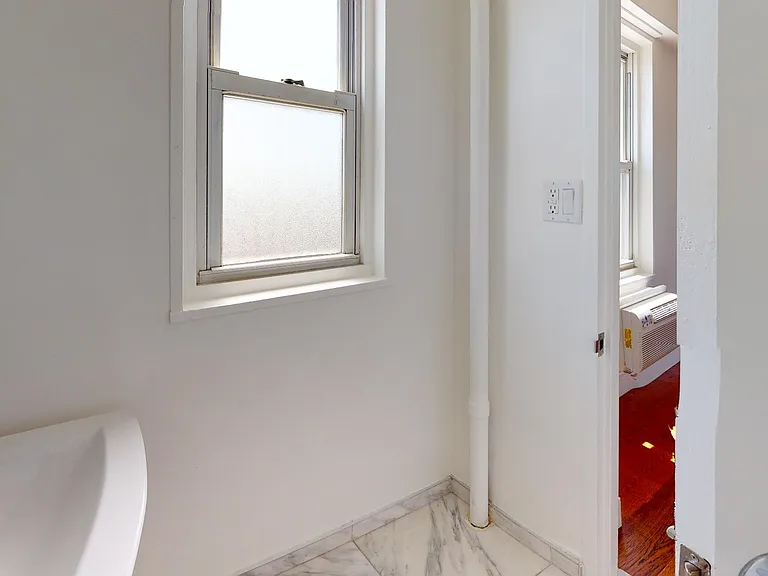 2940 Ocean Pkwy #4D — Photo 8