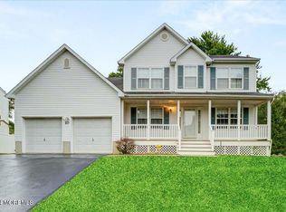 10 McDonald Way, Englishtown, NJ 07726