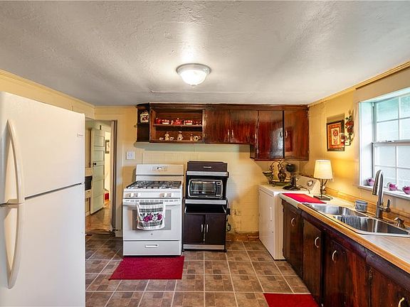 4th image of 214 Prosper Way
