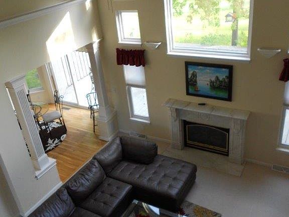 4th image of 32800 Titus Hill Ln