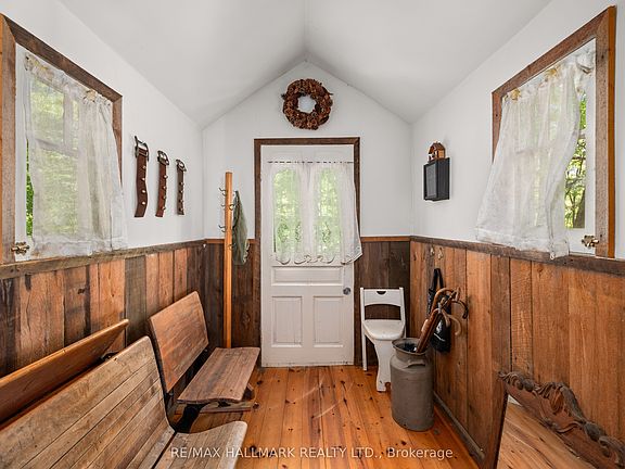 2nd image of 1005 Learners Ln