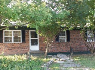 250 Williamsburg Dr, Nicholasville, KY 40356
