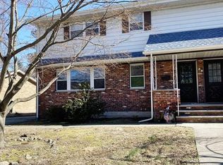 38 N Farview Ave, Paramus, NJ 07652