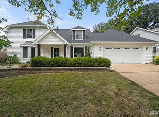 881 Sugar Hill Dr, Ballwin, MO 63021