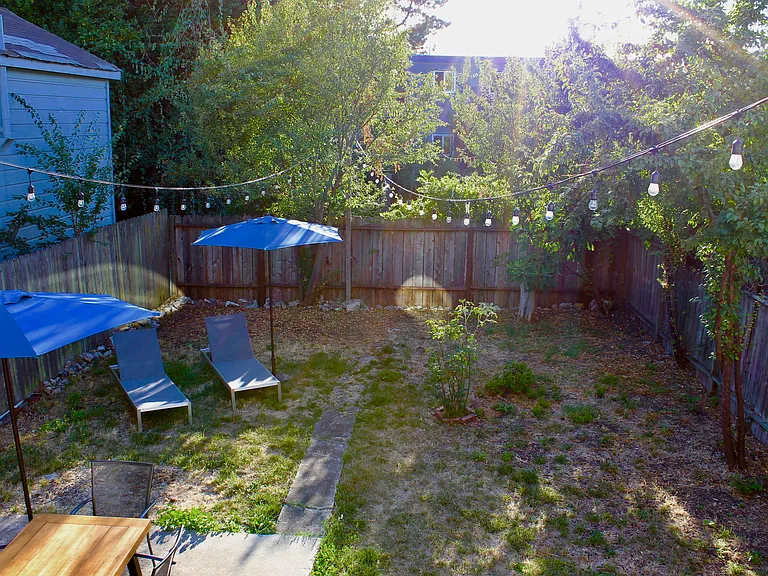 5723 Shattuck Ave — Photo 12