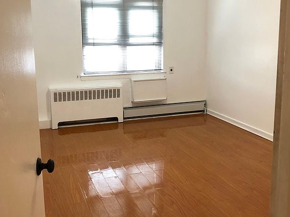4th image of 3210 75th St Floor 3