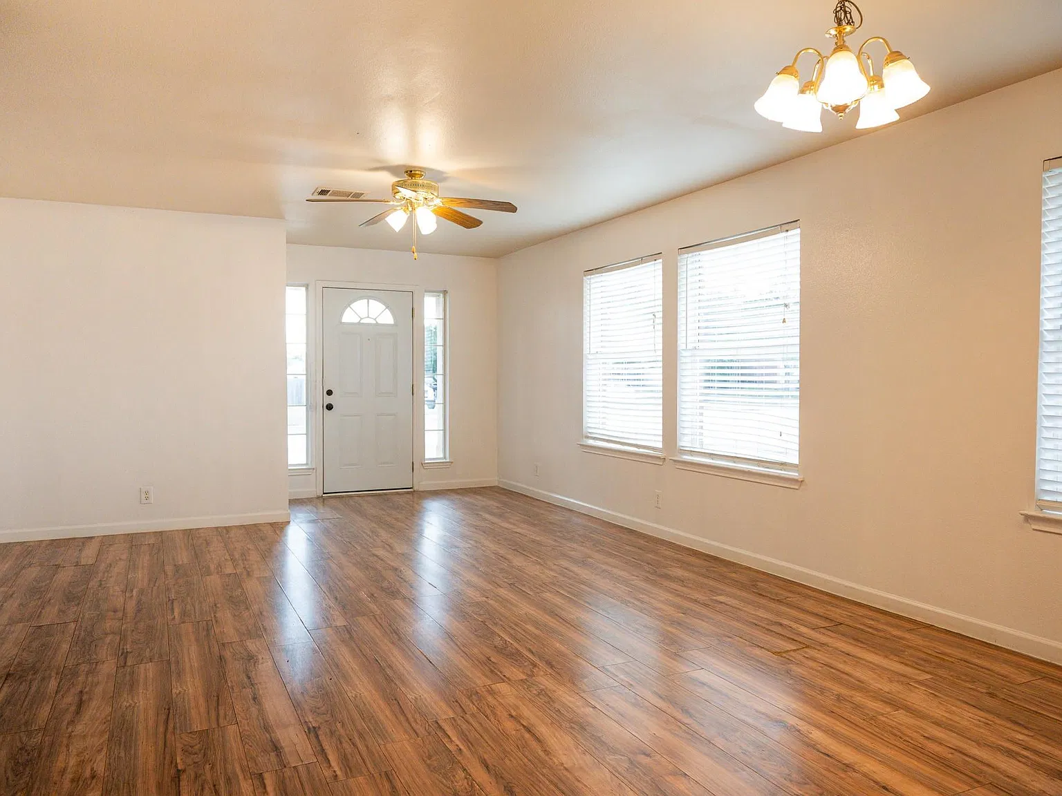 3 bed, 2.5 bath, 1758 sqft, $1,850 — Photo 4