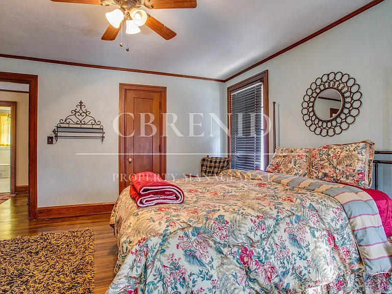 1214 W Maine St — Photo 30