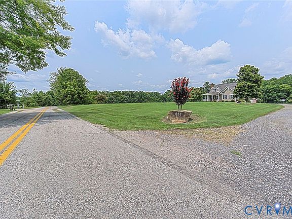2nd image of 827 Sutherland Rd