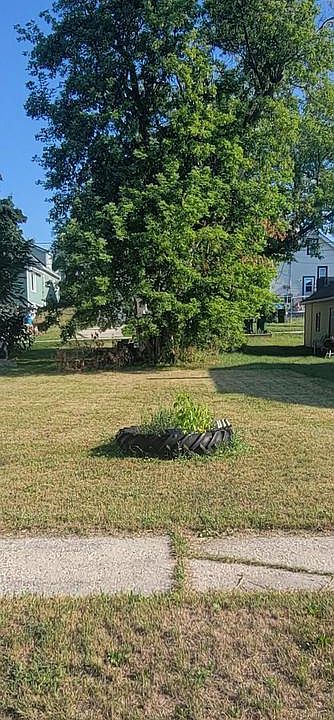 1st image of 250 WILLOW LANE