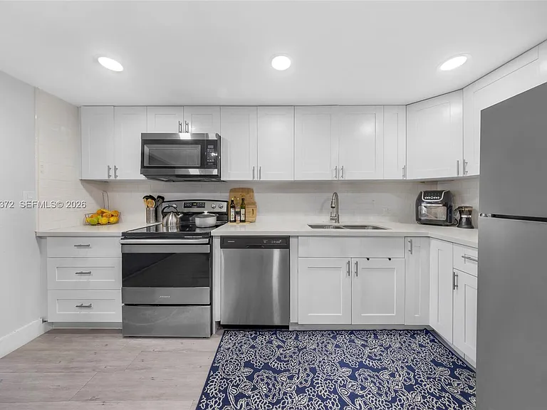 6637 NW 181st Ln #6637 — Photo 9