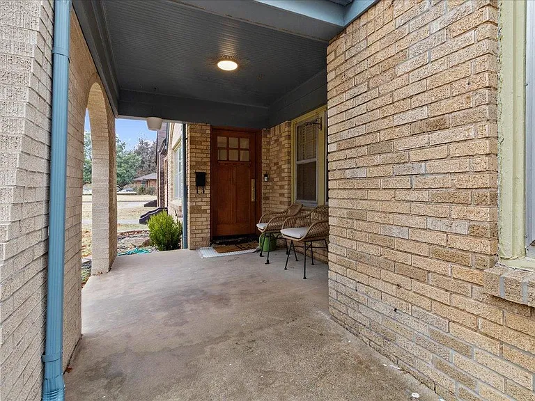 3341 NW 18th St — Photo 3