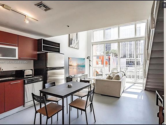 4th image of 253 NE 2nd St APT 617