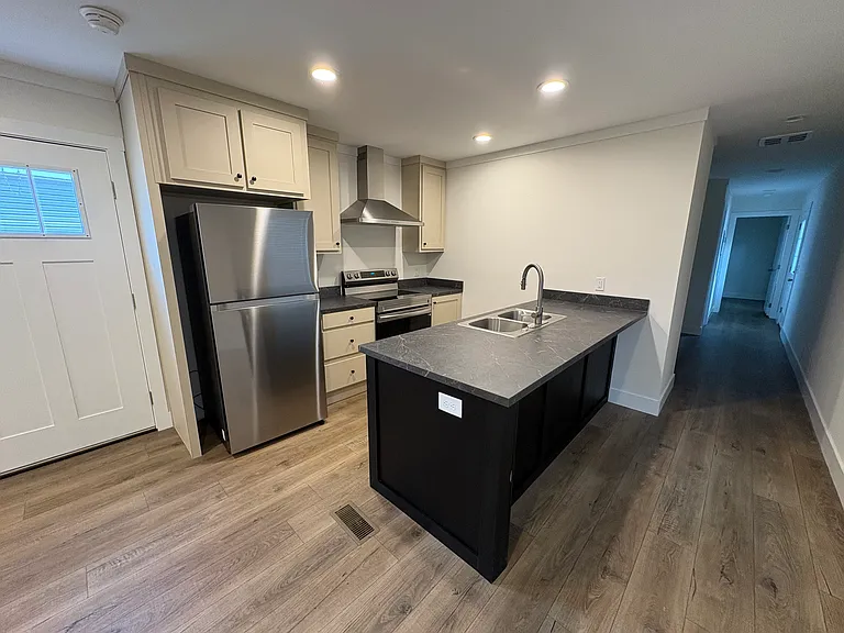 175 Cedar Pl — Photo 1