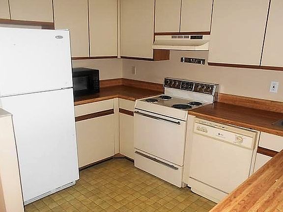 3rd image of 3385 N Coastal Hwy #5