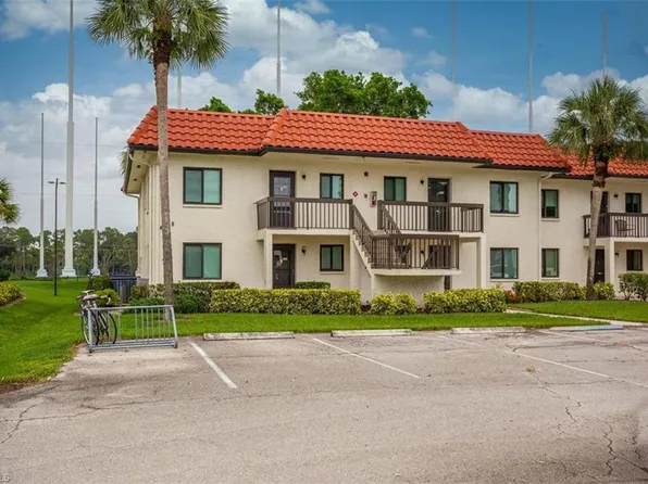 4298 27th Ct SW APT 101, Naples, FL 34116