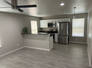 509 E Oak St #D, Uvalde, TX 78801