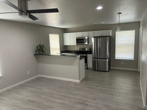 507 E Oak St #C, Uvalde, TX 78801