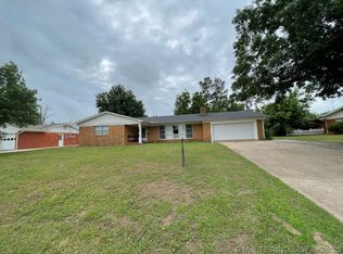 1011 E 9th St, Cushing, OK 74023
