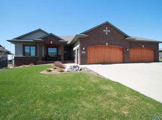 2913 W Cinnamon Cir, Sioux Falls, SD 57108
