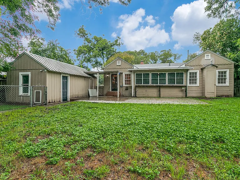 160 W Edgewood Pl — Photo 24