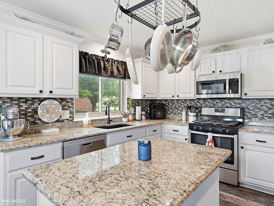 50494 Commons Dr, photo 28